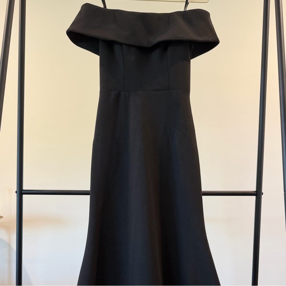 AQUA black off shoulder gown in size 4